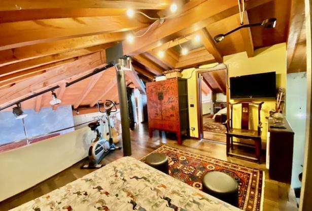 Padua city squares. Stunning top floor apartment, with large terraces and unique views. Ref.58a 15