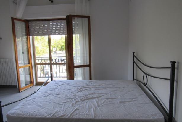 Nicely renovated studio flat on the first floor in a lively, modern part of historic Guardiagrele. 9