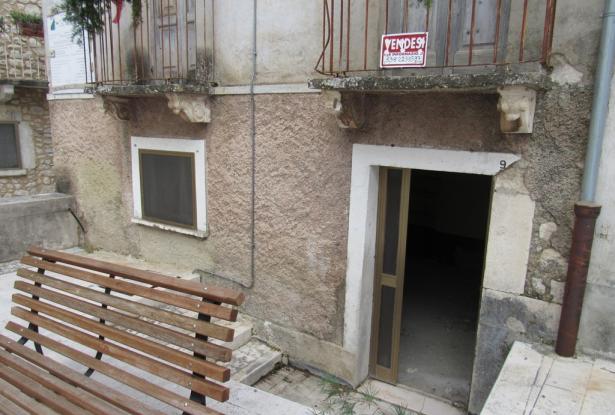 Historic, stone property in the old part of town with amazing sun terrace. 4
