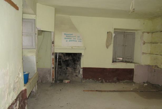Historic, stone property in the old part of town with amazing sun terrace. 6