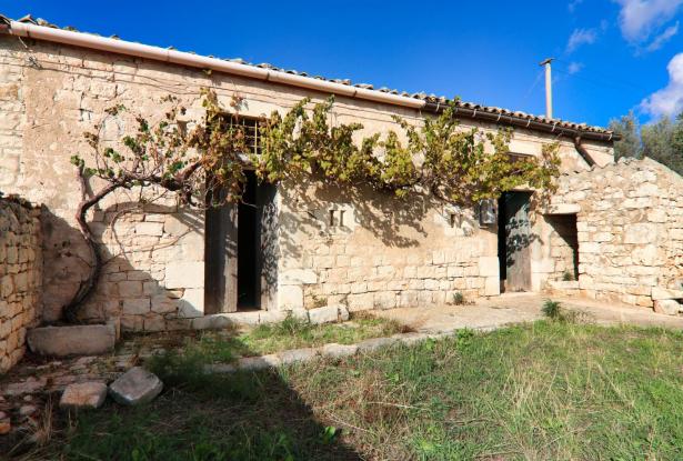 Rosolini the house of "petra" 1
