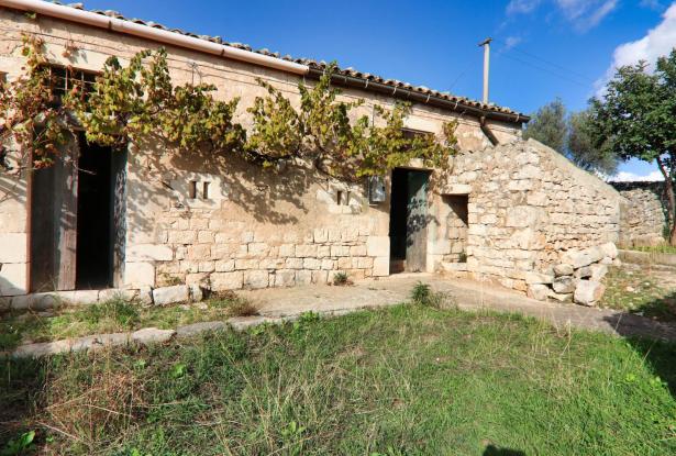 Rosolini the house of "petra" 2