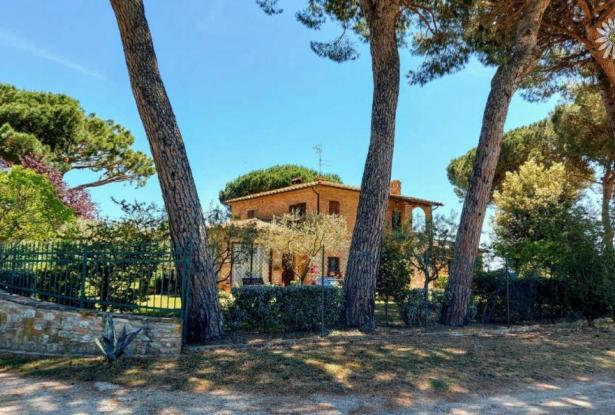 Stone farmhouse with large park, Castiglione del Lago Rif. CDL6121M 1