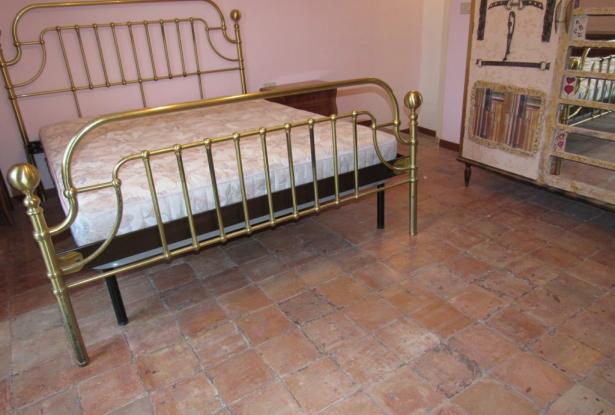 Finished, town house with 2 spacious terraces, garage and open views and 2 bedrooms in the Abruzzo pasta valley. 3