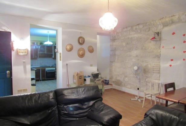 Finished, town house with 2 spacious terraces, garage and open views and 2 bedrooms in the Abruzzo pasta valley. 11