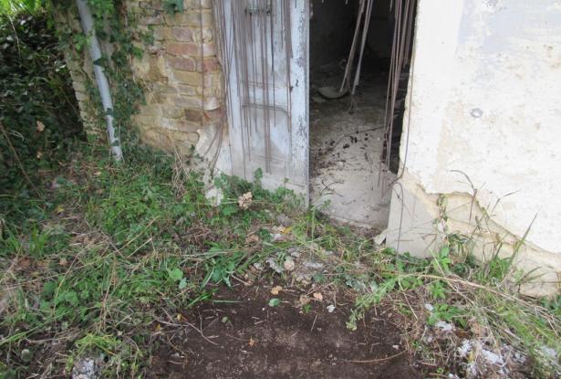 Countryside, stone house with garden and terrace to restructure of 100sqm with 3 bedrooms. 2