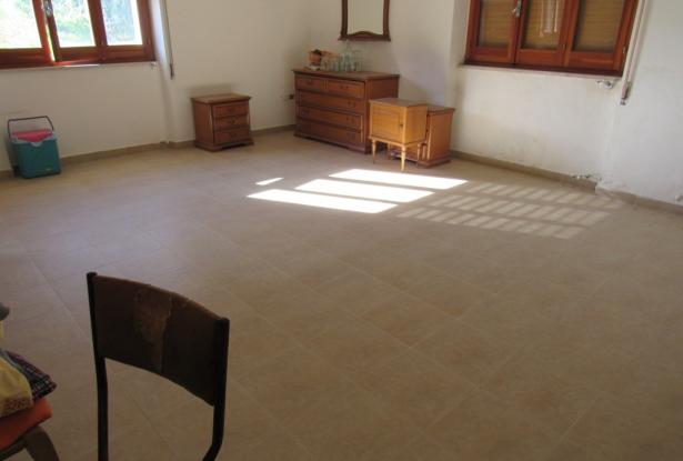 Detached, renovated farm house, barn and 9000sqm of land in the peaceful hills around Atessa city. 12