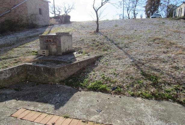 Detached, renovated farm house, barn and 9000sqm of land in the peaceful hills around Atessa city. 14