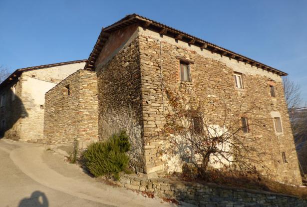 Stone Farm Houses for sale in langhe area Stone Farm Houses for Renovation with Attached Land /mar004 6