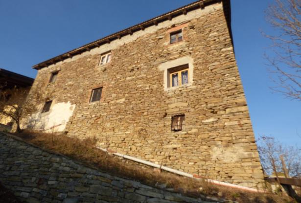 Stone Farm Houses  for sale in langhe area
