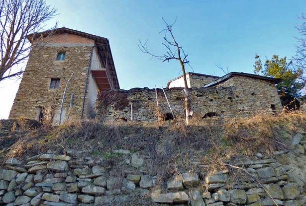 Stone Farm Houses for sale in langhe area Stone Farm Houses for sale in langhe area