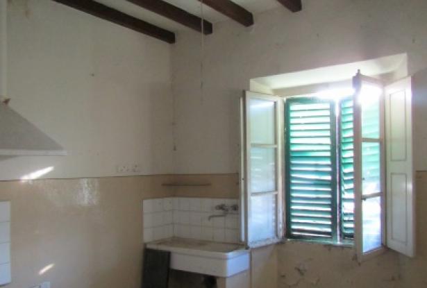 Tuscany – Poppi (AR) apartment in historic hamlet, to renovate. Ref.08t 8