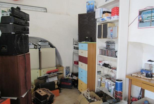 Town house divided into 2 habitable apartments with amazing views and sun terrace. 3
