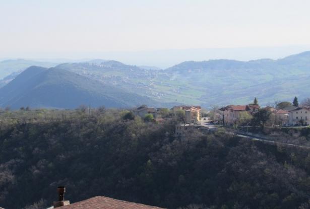Town house divided into 2 habitable apartments with amazing views and sun terrace. 12