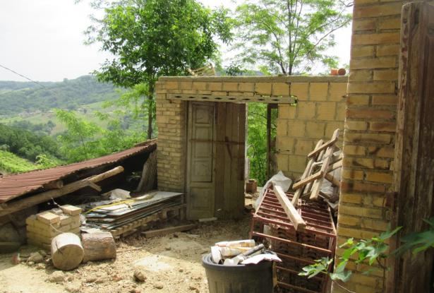 5 bedroom, 3 bathrooms 200sqm farm , detached, with 3 hectares of vines, habitable with separate apa 13