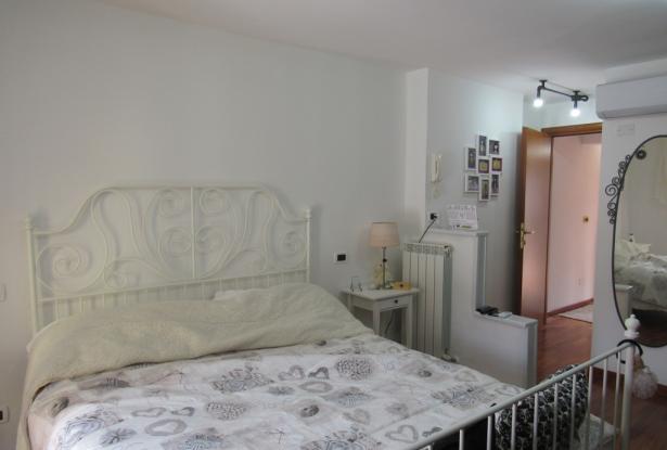 150-year-old town house of 130sqm, completely renovated in a vibrant village 10 minutes to the Trabocchi coast line. 12
