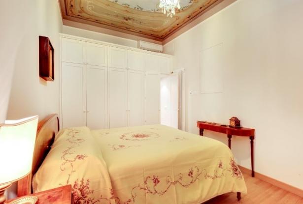 Venice - San Samuele - Stunning three bedroom apartment in historic building. Ref. 185c 18