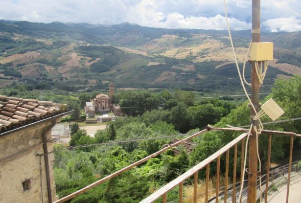 Stone town house, habitable, from 1810 with 3 bedrooms, 50sqm cellar and amazing mountain views, perfect for roof terrace. 0