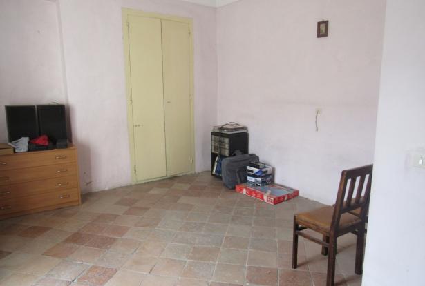 Stone town house, habitable, from 1810 with 3 bedrooms, 50sqm cellar and amazing mountain views, perfect for roof terrace. 9