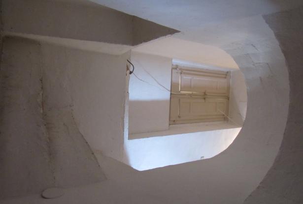 Stone town house, habitable, from 1810 with 3 bedrooms, 50sqm cellar and amazing mountain views, perfect for roof terrace. 11