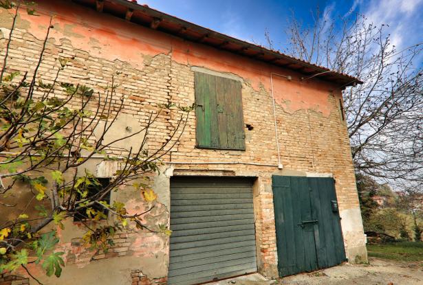 Castelvetro, a farmhouse that tickles the senses 84