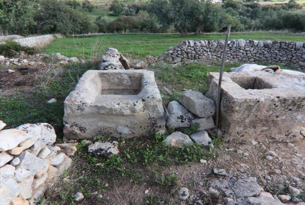 Scicli, exposed stones in contrada Calamarieri 66