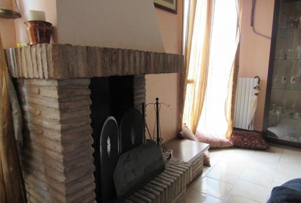Finished, 3 bedroom countryside apartment of 120sqm in a scenic position between Lanciano and Castel Frentano with no stairs. 21