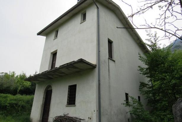 Detached, two bedroom, stone cottage, mountain retreat surrounded by forests, nature and national park. 5