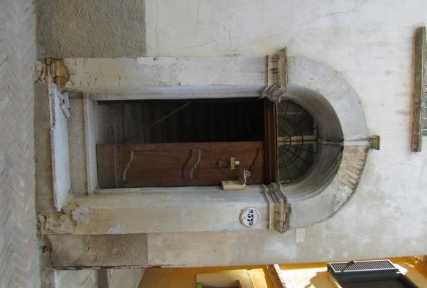 1800s apartment, habitable, with vaulted ceilings, 2 bedrooms in the old center of Lanciano. 1