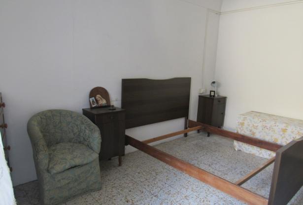 1800s apartment, habitable, with vaulted ceilings, 2 bedrooms in the old center of Lanciano. 6
