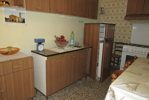 1800s apartment, habitable, with vaulted ceilings, 2 bedrooms in the old center of Lanciano. 10
