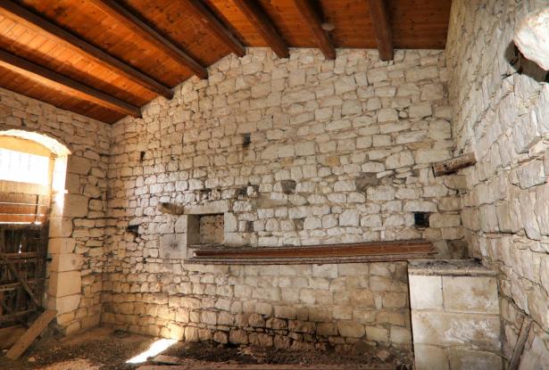 Scicli, stone farmhouse with land 28