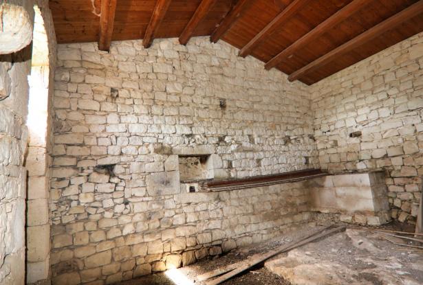 Scicli, stone farmhouse with land 24