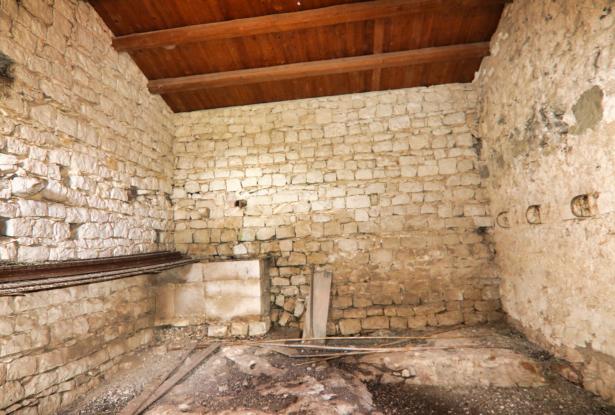 Scicli, stone farmhouse with land 25