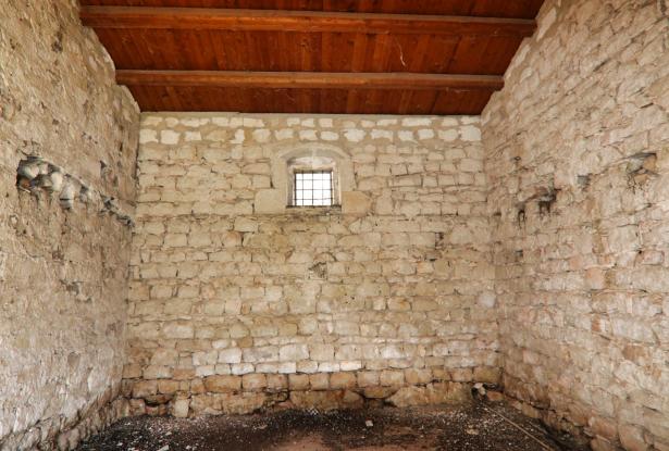 Scicli, stone farmhouse with land 29