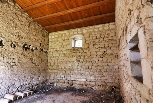 Scicli, stone farmhouse with land 31