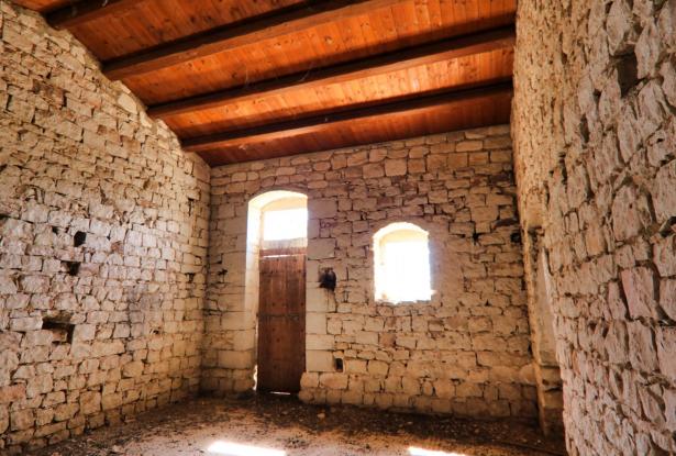 Scicli, stone farmhouse with land 38