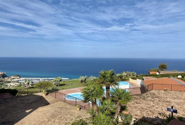 Parghelia/Tropea, two bedroom apartment in condo with pool. Ref 44k 7