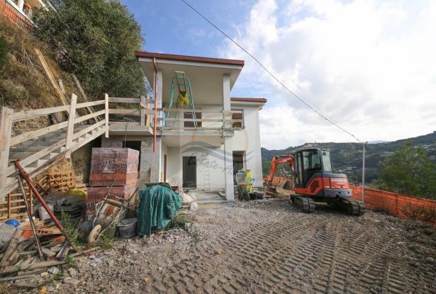 L1029 For sale in Camporosso, on the hills, house under construction 12