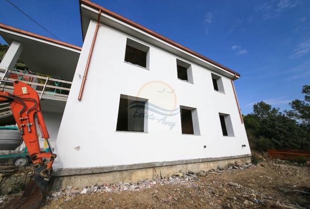 L1029 For sale in Camporosso, on the hills, house under construction 1