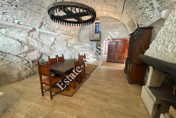 L1191 Villa with sea view for sale in Grimaldi-Ventimiglia. 13