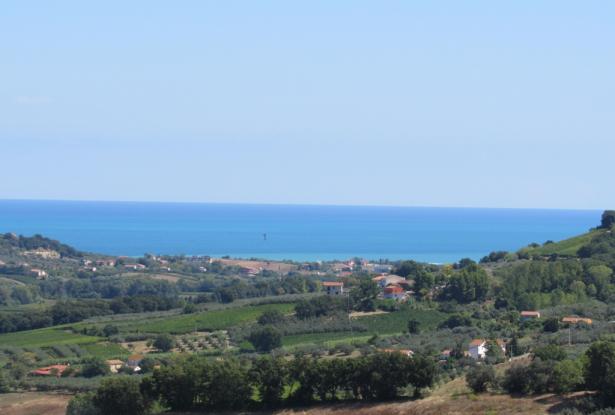 Sea view, finished, town house with terrace 5 bedrooms, garage, 7km to the beach 11