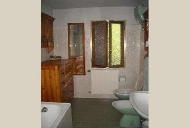 Bagni di Lucca Reference: 2779 15 Bagni di Lucca Reference: 2779 15