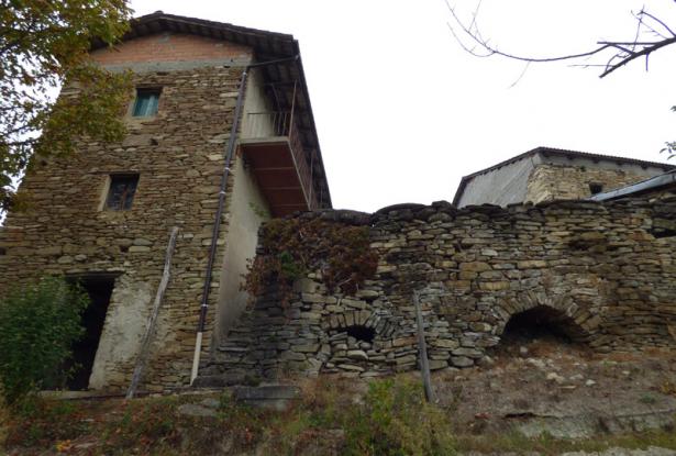 Stone Farm Houses for sale in langhe area Stone Farm Houses for sale in langhe area