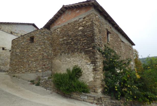 Stone Farm Houses for sale in langhe area Stone Farm Houses for sale in langhe area