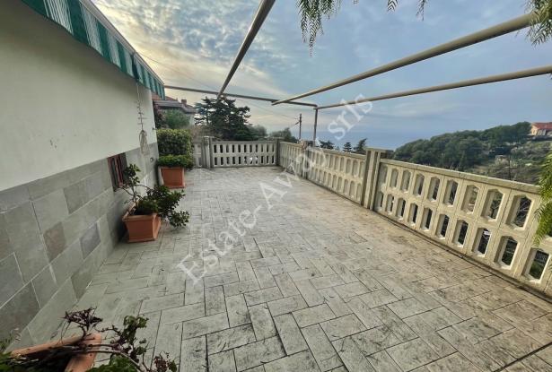 L1203 Villa with garden and sea view for sale in Bordighera 12
