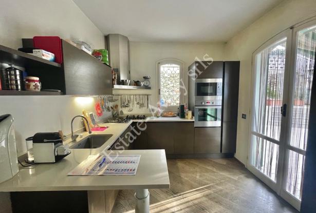 L1203 Villa with garden and sea view for sale in Bordighera 15