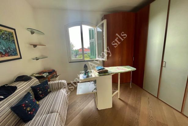 L1203 Villa with garden and sea view for sale in Bordighera 22