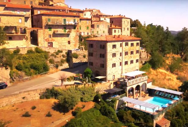 tourist accommodation property with swimming pool, Ref. 833 0