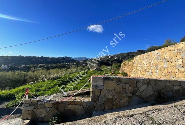 L1205 Plot of land with sea view and easy access for sale in Bordighera 10